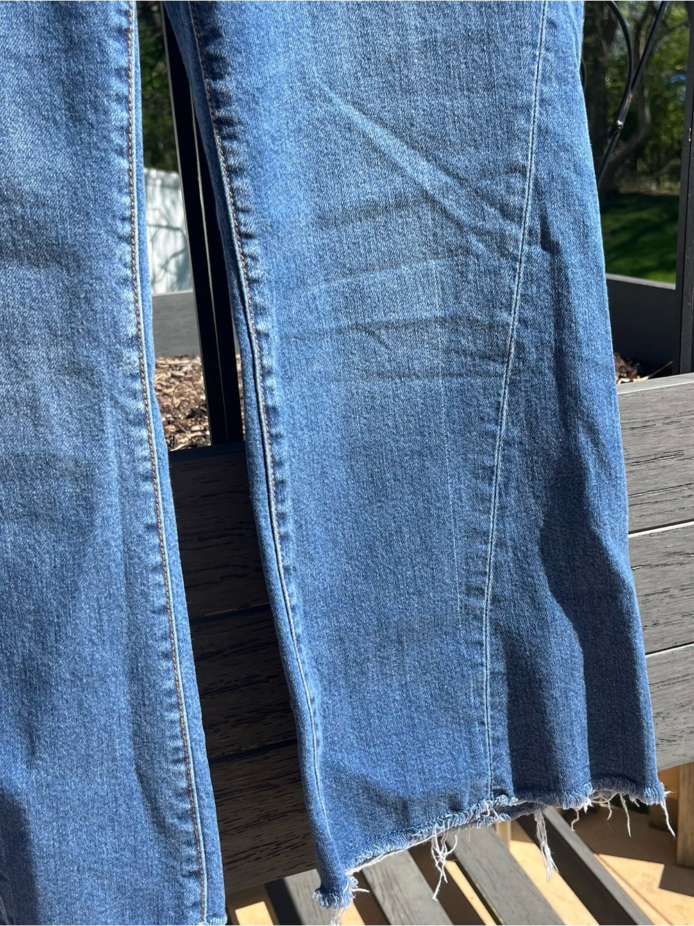 Pilcro High Rise Flare Stretch Raw Hem Cropped Ankle Jeans Size 32 Anthropologie - Picture 4 of 7